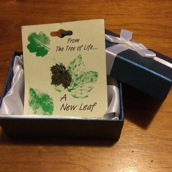 Tree of Life A New Leaf Maple Leaf Hope Lapel Pin Brooch Tie Tack Cathedral Art - Picture 6 of 6